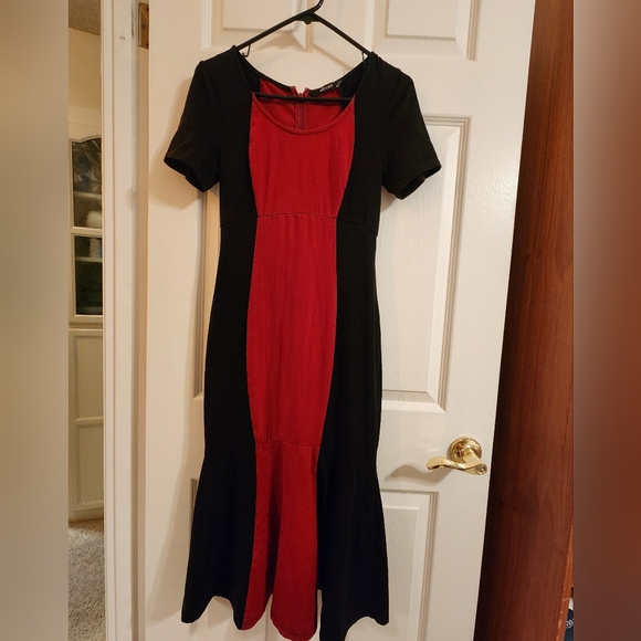 eShakti Linear Colorblock Black and Red Panel Cotton Knit Dress - Picture 10 of 10